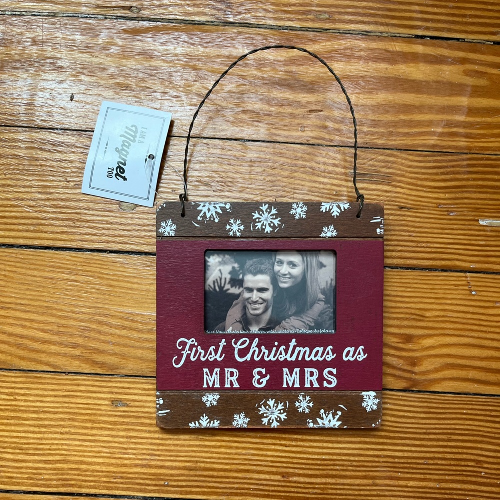 Mr. & Mrs. ❄️ Christmas Photo Frame